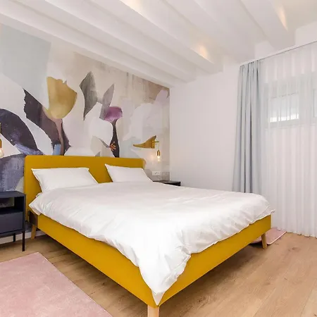 Evala Apartman *