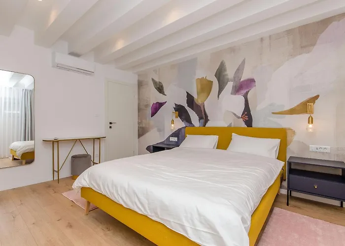 Evala Apartment Split